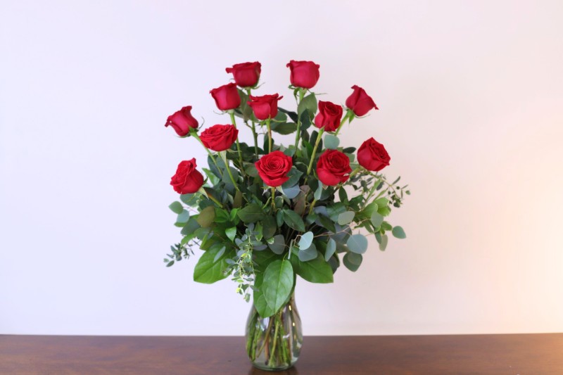 One Dozen Red Roses Lush